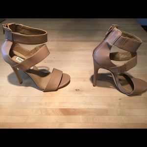 Steve Madden Mira Heel Size 6 1/2